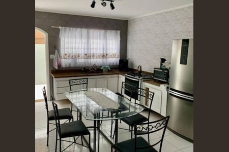 Casa à venda com 3 quartos, 225m² em Vila Carrão, São Paulo