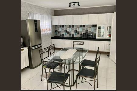 Casa à venda com 3 quartos, 225m² em Vila Carrão, São Paulo