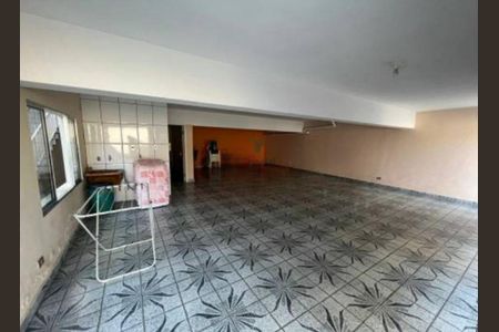 Casa à venda com 3 quartos, 217m² em Vila Carrão, São Paulo