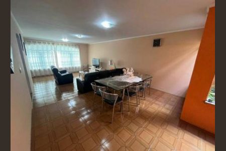 Casa à venda com 3 quartos, 217m² em Vila Carrão, São Paulo