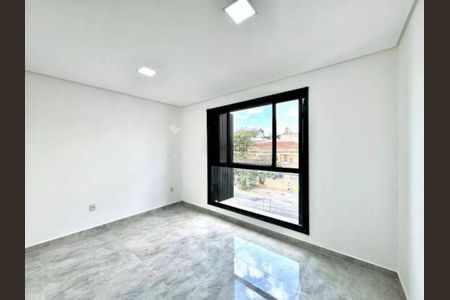 Casa à venda com 3 quartos, 170m² em Vila Carrão, São Paulo