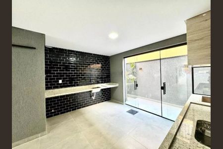 Casa à venda com 3 quartos, 170m² em Vila Carrão, São Paulo