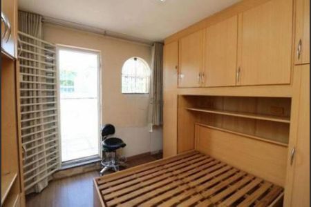 Casa à venda com 3 quartos, 132m² em Vila Antonieta, São Paulo