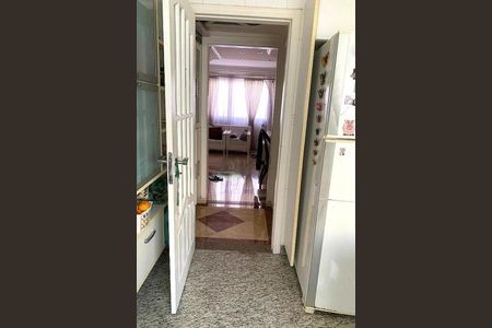 Casa à venda com 4 quartos, 160m² em Vila Carrão, São Paulo