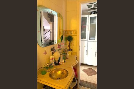 Casa à venda com 4 quartos, 160m² em Vila Carrão, São Paulo