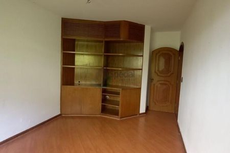 Casa à venda com 3 quartos, 267m² em Vila Claudia, São Paulo