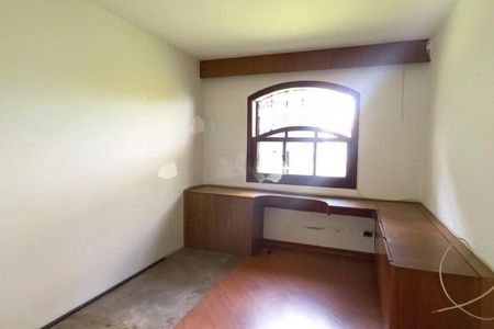 Casa à venda com 3 quartos, 267m² em Vila Claudia, São Paulo