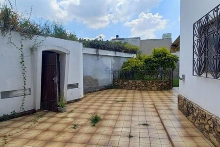 Casa à venda com 3 quartos, 267m² em Vila Claudia, São Paulo