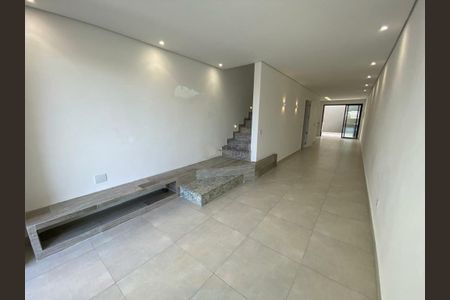Casa à venda com 3 quartos, 135m² em Vila Ivg, São Paulo