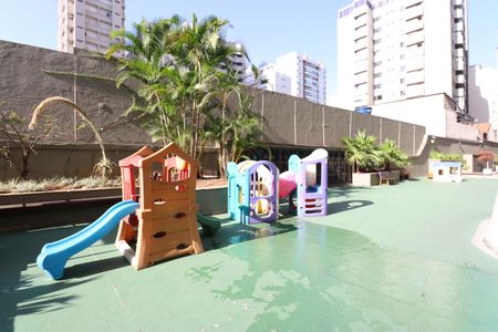 Apartamento à venda com 250m², 4 quartos e 3 vagasÁrea comum - Playground
