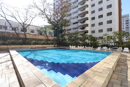 Apartamento à venda com 250m², 4 quartos e 3 vagasÁrea comum - Piscina
