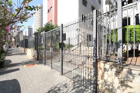 Apartamento à venda com 250m², 4 quartos e 3 vagasFachada
