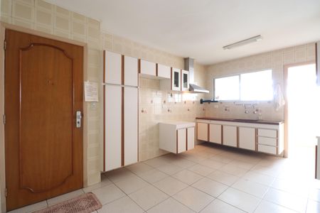 Apartamento à venda com 250m², 4 quartos e 3 vagasCozinha
