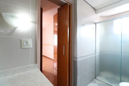 Apartamento à venda com 250m², 4 quartos e 3 vagasBanheiro da Suíte