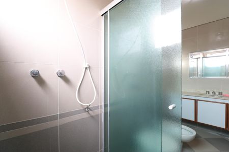 Apartamento à venda com 250m², 4 quartos e 3 vagasBanheiro da Suíte