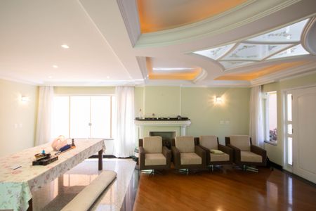 Casa para alugar com 495m², 4 quartos e 6 vagasSala