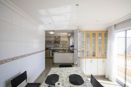 Casa para alugar com 495m², 4 quartos e 6 vagasCozinha