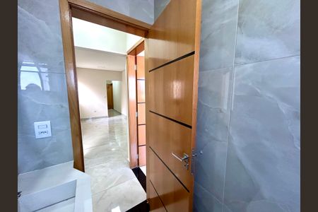 Casa para alugar com 55m², 2 quartos e sem vaga Casa para alugar com 55m², 2 quartos e sem vagaBanheiro