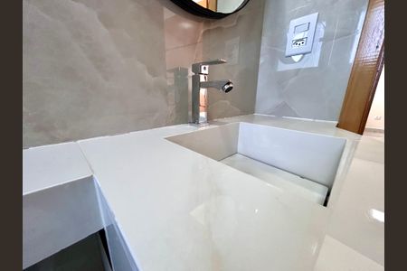 Casa para alugar com 55m², 2 quartos e sem vaga Casa para alugar com 55m², 2 quartos e sem vagaBanheiro