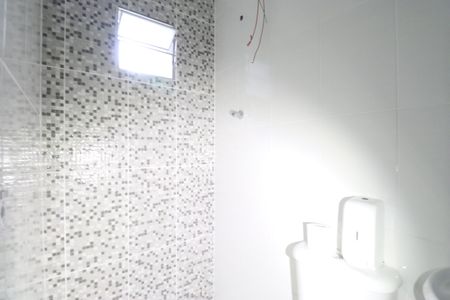 Banheiro de kitnet/studio para alugar com 1 quarto, 18m² em Lapa, São Paulo