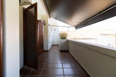 Casa à venda com 403m², 5 quartos e 6 vagasVaranda das da Suíte 2 e 1