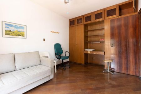 Casa à venda com 403m², 5 quartos e 6 vagasSuíte 4