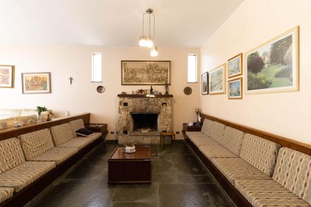 Casa à venda com 403m², 5 quartos e 6 vagasSala