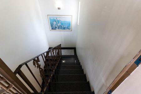 Casa à venda com 403m², 5 quartos e 6 vagasEscada 