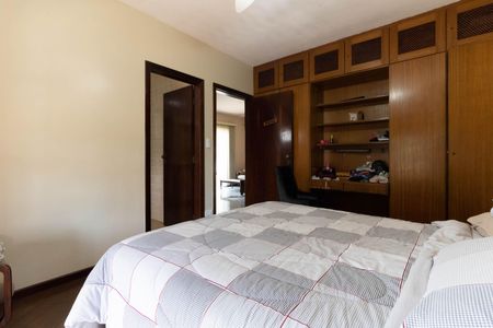 Casa à venda com 403m², 5 quartos e 6 vagasSuíte 3