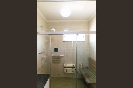 Casa à venda com 403m², 5 quartos e 6 vagasBanheiro da Suíte 2