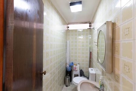 Casa à venda com 403m², 5 quartos e 6 vagasBanheiro da Garagem 