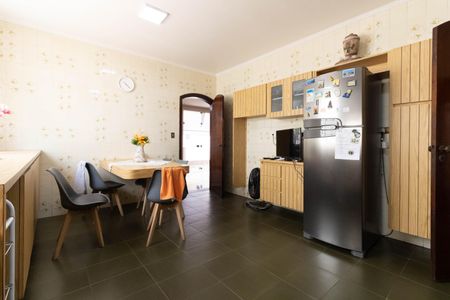 Casa à venda com 403m², 5 quartos e 6 vagasCozinha 