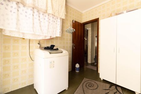 Casa à venda com 403m², 5 quartos e 6 vagasLavanderia