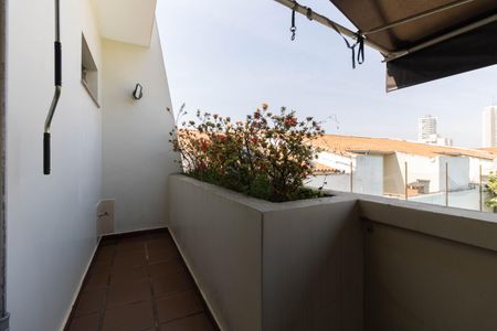 Casa à venda com 403m², 5 quartos e 6 vagasVaranda das da Suíte 2 e 1