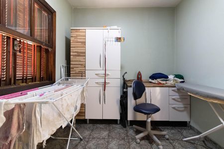 Casa à venda com 403m², 5 quartos e 6 vagasQuarto de Serviço 