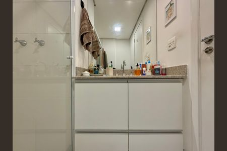 Studio à venda com 43m², 1 quarto e 1 vaga Studio à venda com 43m², 1 quarto e 1 vagaBanheiro