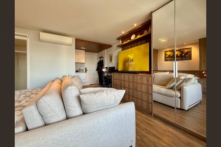 Studio à venda com 43m², 1 quarto e 1 vaga Studio à venda com 43m², 1 quarto e 1 vagaSala