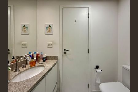 Studio à venda com 43m², 1 quarto e 1 vaga Studio à venda com 43m², 1 quarto e 1 vagaBanheiro