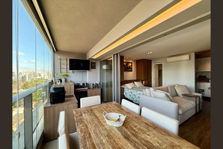 Studio à venda com 43m², 1 quarto e 1 vaga Studio à venda com 43m², 1 quarto e 1 vagaVaranda