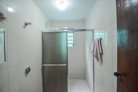 Casa à venda com 100m², 4 quartos e 2 vagas Casa à venda com 100m², 4 quartos e 2 vagasBanheiro 2