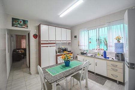 Casa à venda com 100m², 4 quartos e 2 vagas Casa à venda com 100m², 4 quartos e 2 vagasCozinha