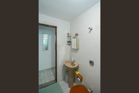 Casa à venda com 100m², 4 quartos e 2 vagas Casa à venda com 100m², 4 quartos e 2 vagasBanheiro 2