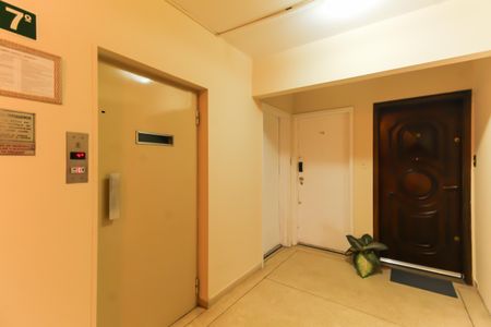 Apartamento à venda com 72m², 2 quartos e 1 vagaHall