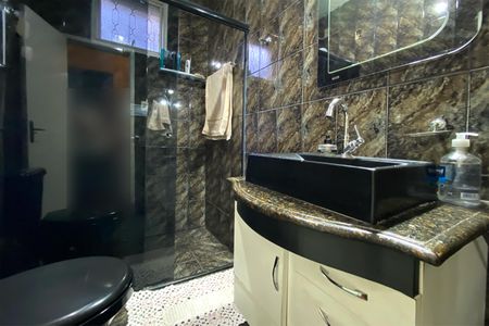 Casa à venda com 124m², 3 quartos e 2 vagasBanheiro