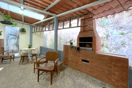 Casa à venda com 124m², 3 quartos e 2 vagasChurrasqueira Área de Serviço