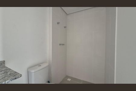 Apartamento à venda com 68m², 2 quartos e 1 vaga Apartamento à venda com 68m², 2 quartos e 1 vagaBanheiro da suíte
