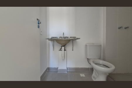 Apartamento à venda com 68m², 2 quartos e 1 vaga Apartamento à venda com 68m², 2 quartos e 1 vagaBanheiro da suíte