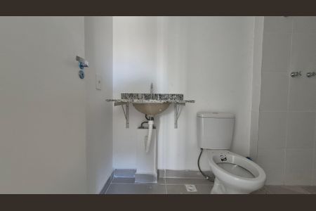 Apartamento à venda com 68m², 2 quartos e 1 vaga Apartamento à venda com 68m², 2 quartos e 1 vagaBanheiro