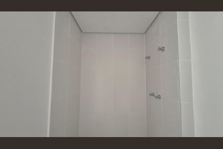 Apartamento à venda com 68m², 2 quartos e 2 vagasBanheiro da suíte