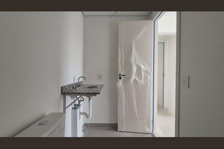 Apartamento à venda com 68m², 2 quartos e 2 vagasBanheiro da suíte